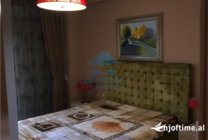 Shtepi me qera Apartament ne Tirane, 3+1, Mobilimi E mobiluar, Pagesa 1,200  Euro.