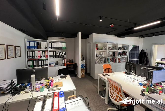 Ambient biznesi me qera 3+1 ne Tirane - 950 Euro