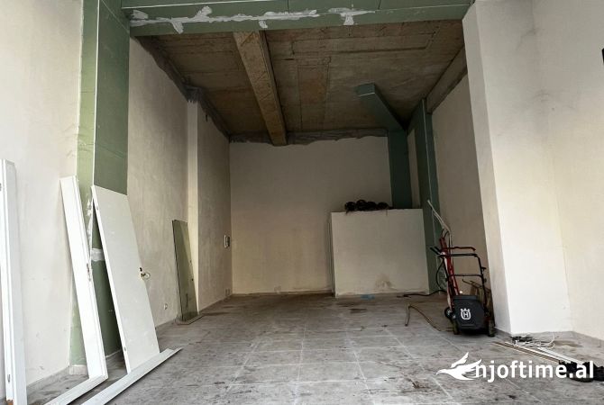 Ambient biznesi me qera 1+1 ne Tirane - 170,000 Leke