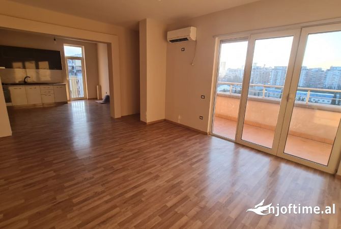 Ambient biznesi me qera 3+1 ne Tirane - 800 Euro