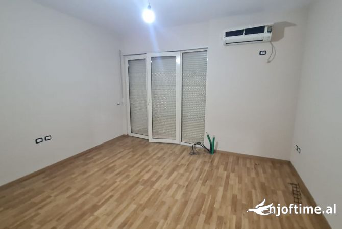 Jepet me qera per Zyra super Apartament 4+1 ne pallat te ri me ashensor ne rrugen Don Bosko, Tirane