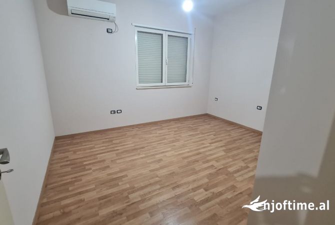 Jepet me qera per Zyra super Apartament 4+1 ne pallat te ri me ashensor ne rrugen Don Bosko, Tirane