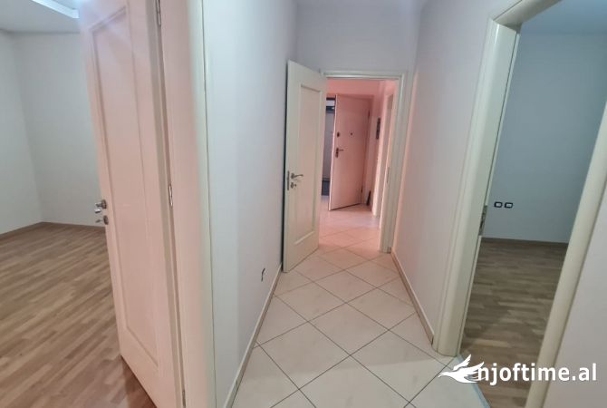 Jepet me qera per Zyra super Apartament 4+1 ne pallat te ri me ashensor ne rrugen Don Bosko, Tirane
