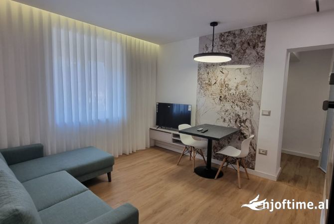 Shtepi ne shitje Apartament ne Tirane, 1+1, Mobilimi E mobiluar, Pagesa 195,000  Euro.