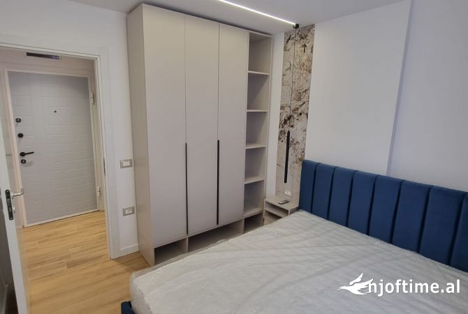 Shtepi ne shitje Apartament ne Tirane, 1+1, Mobilimi E mobiluar, Pagesa 195,000  Euro.