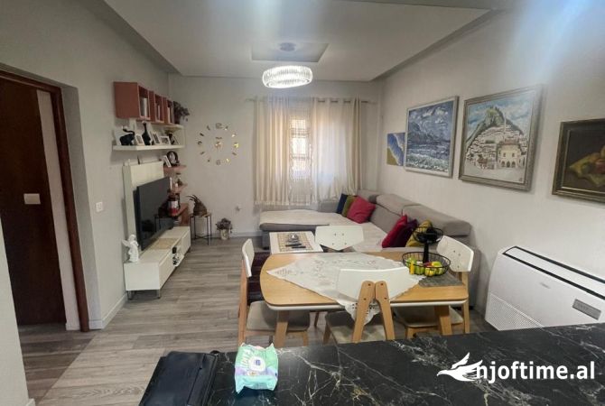 Shtepi me qera 2+1 ne Tirane - 600 Euro