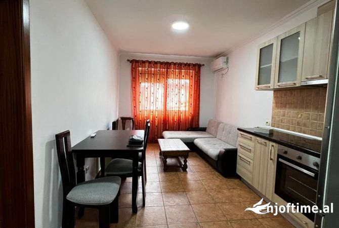 Shtepi me qera 2+1 ne Tirane - 550 Euro