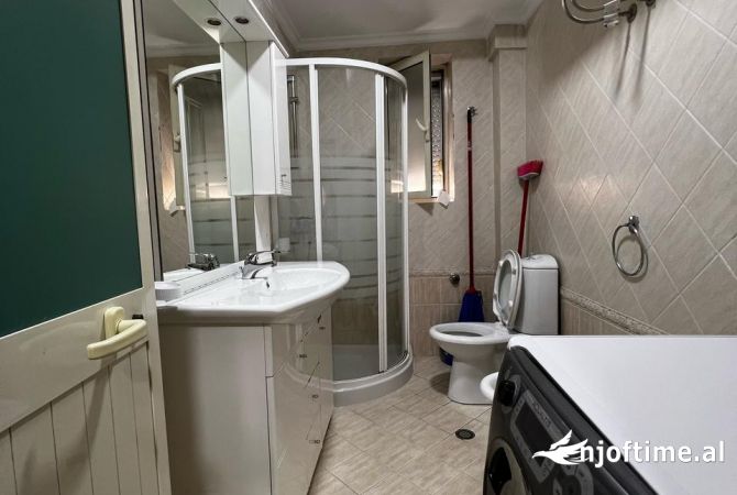 Shtepi me qera Apartament ne Tirane, 2+1, Mobilimi E mobiluar, Pagesa 550  Euro.