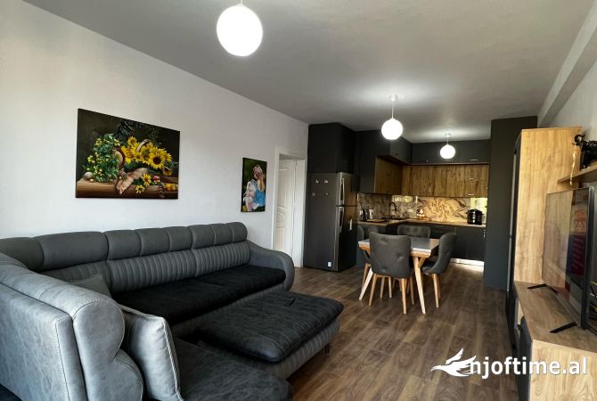 Shtepi me qera 2+1 ne Tirane - 750 Euro
