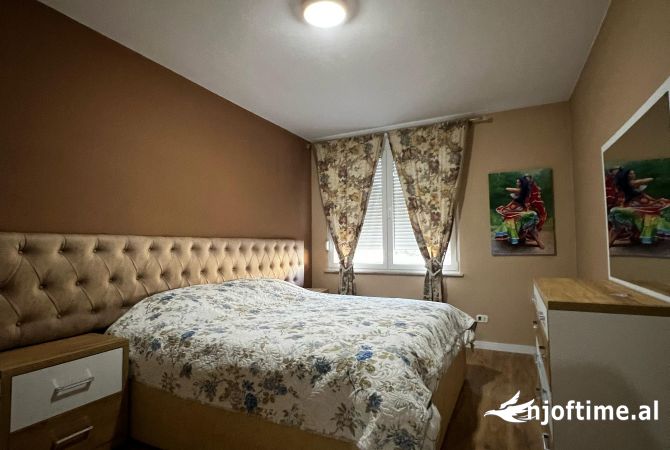 Shtepi me qera 2+1 ne Tirane - 750 Euro