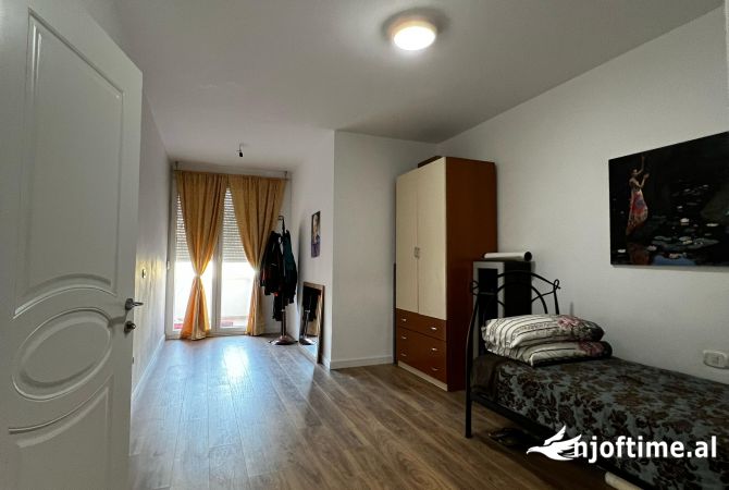 Shtepi me qera Apartament ne Tirane, 2+1, Mobilimi E mobiluar, Pagesa 750  Euro.