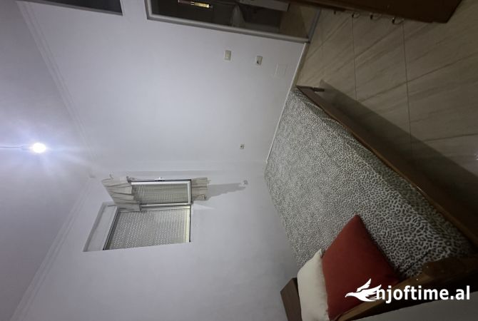 Shtepi me qera 1+1 ne Tirane - 28,000 Leke