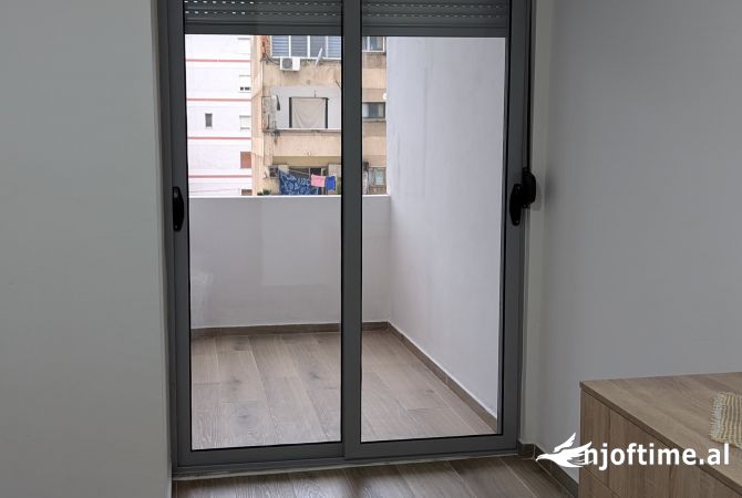 Shtepi me qera Apartament ne Durres, 2+1, Mobilimi E mobiluar, Pagesa 400  Euro.