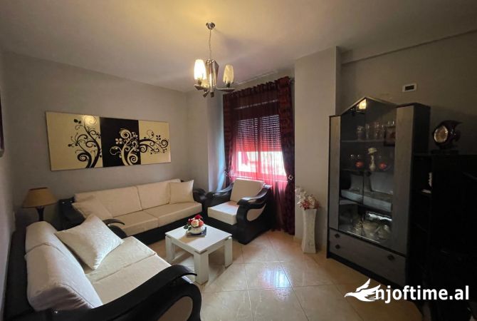 Shtepi ne shitje Apartament ne Tirane, 2+1, Mobilimi E mobiluar, Pagesa 215,000  Euro.