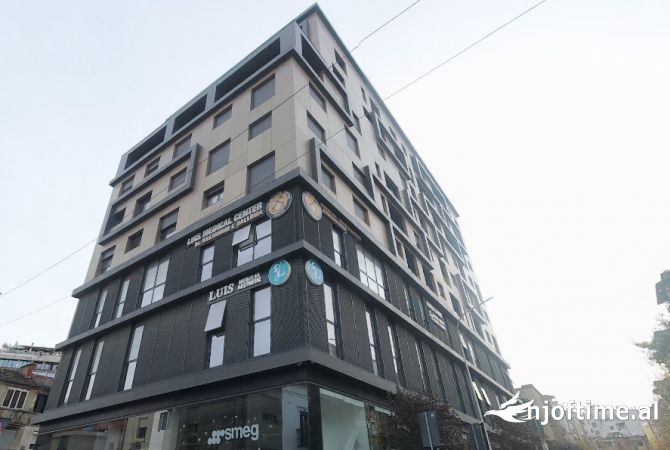 Ambient biznesi me qera 3+1 ne Tirane - 1,100 Euro