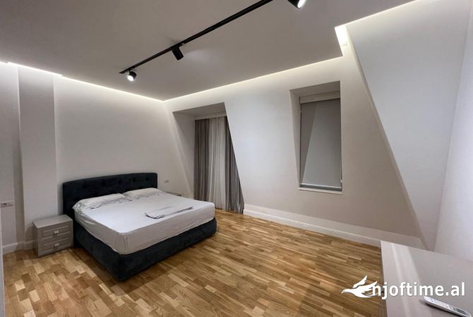 Shtepi me qera Apartament ne Tirane, 2+1, Mobilimi E mobiluar, Pagesa 1,800  Euro.