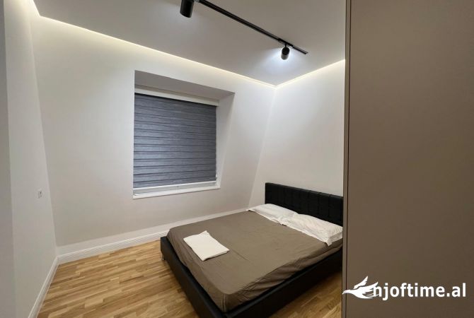 Shtepi me qera Apartament ne Tirane, 2+1, Mobilimi E mobiluar, Pagesa 1,800  Euro.