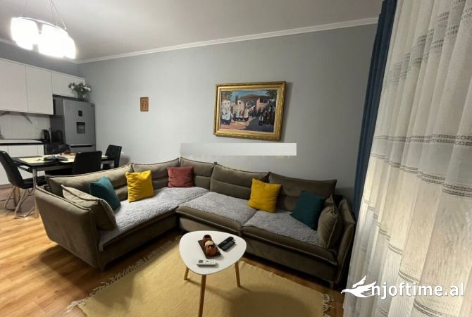 Shtepi me qera 2+1 ne Tirane - 650 Euro