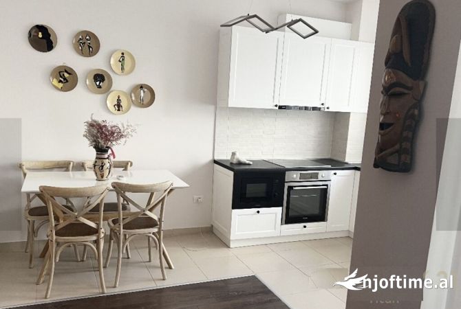 Shtepi me qera 2+1 ne Tirane - 700 Euro
