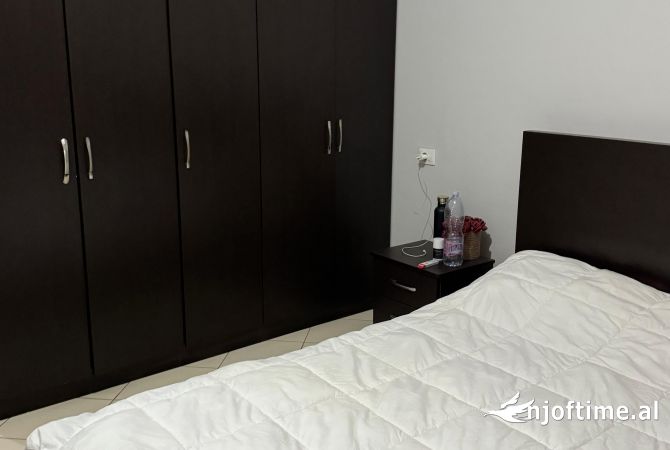 Shtepi ne shitje Apartament ne Tirane, 1+1, Mobilimi E mobiluar, Pagesa 85,000  Euro.