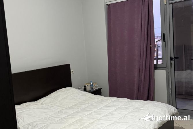 Shtepi ne shitje Apartament ne Tirane, 1+1, Mobilimi E mobiluar, Pagesa 85,000  Euro.