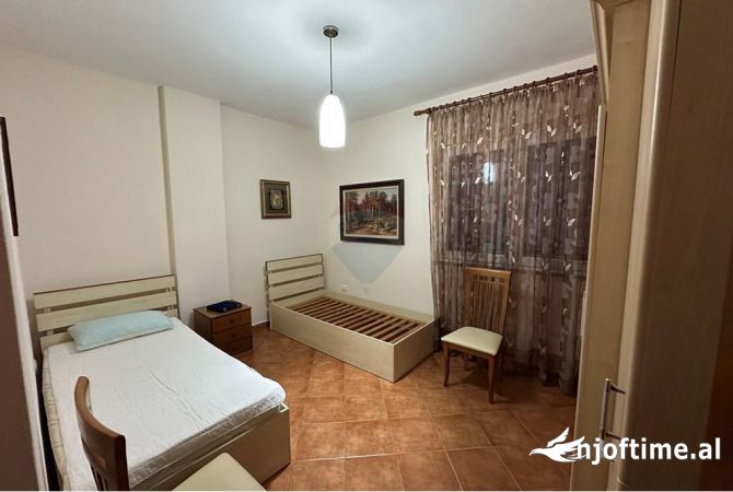 Shtepi me qera 2+1 ne Tirane - 550 Euro