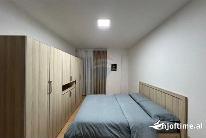 Shtepi me qera Apartament ne Tirane, 2+1, Mobilimi E mobiluar, Pagesa 800  Euro.