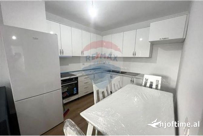 Shtepi me qera 2+1 ne Tirane - 650 Euro