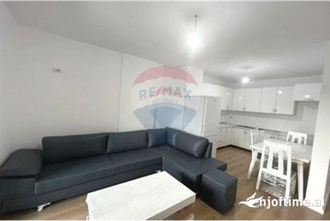 Shtepi me qera 2+1 ne Tirane - 650 Euro