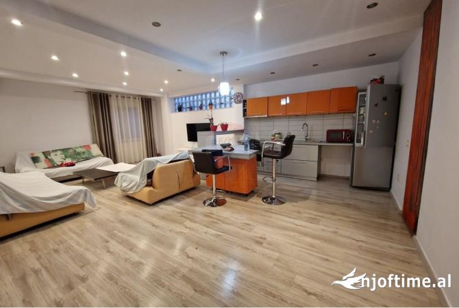 Shtepi me qera 1+1 ne Tirane - 650 Euro
