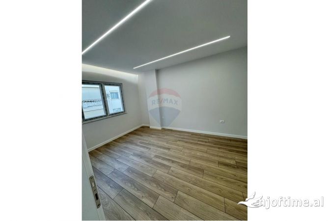 Shtepi ne shitje 1+1 ne Tirane - 120,000 Euro