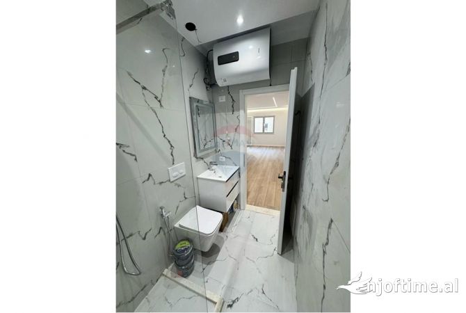 Shtepi ne shitje Apartament ne Tirane, 1+1, Mobilimi Bosh, pa mobiluar, Pagesa 120,000  Euro.