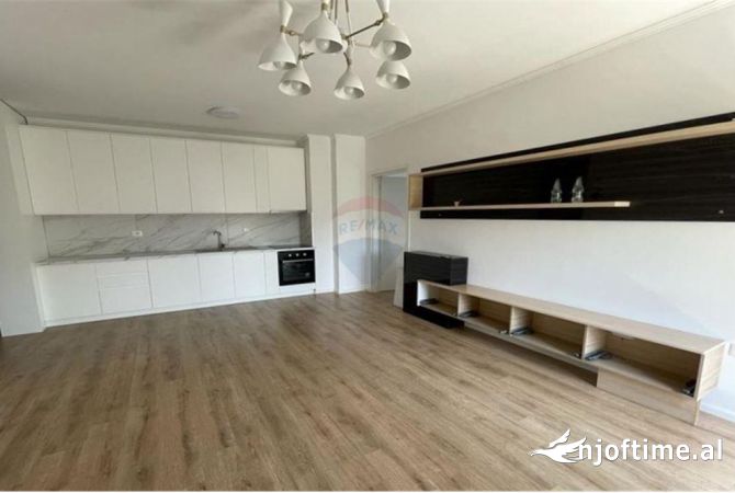 Shtepi me qera 2+1 ne Tirane - 500 Euro
