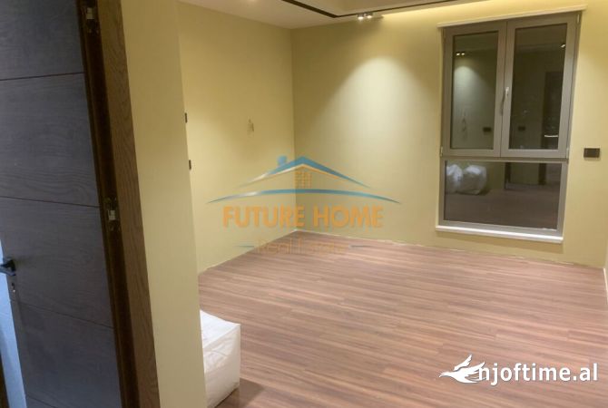 Ambient biznesi me qera 3+1 ne Tirane - 1,800 Euro