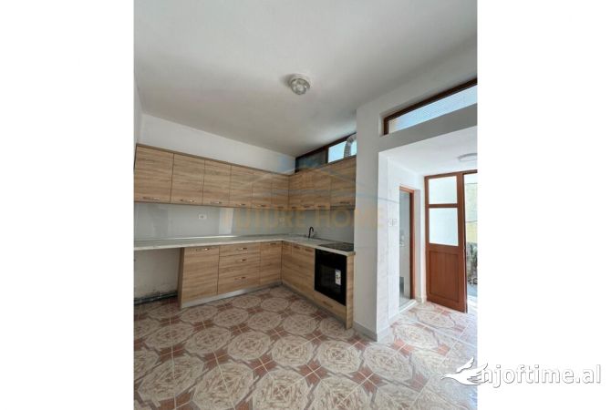 Shtepi me qera 1+1 ne Tirane - 300 Euro
