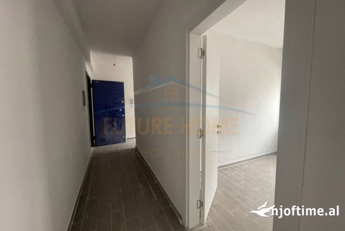 Shtepi me qera Apartament ne Tirane, 2+1, Mobilimi Bosh, pa mobiluar, Pagesa 400  Euro.