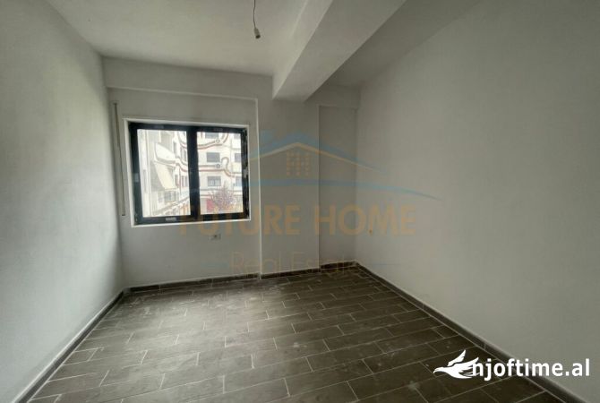 Shtepi me qera Apartament ne Tirane, 2+1, Mobilimi Bosh, pa mobiluar, Pagesa 400  Euro.