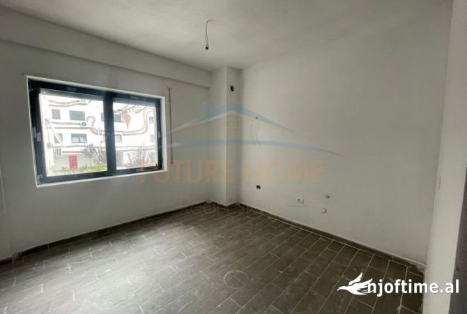 Shtepi me qera Apartament ne Tirane, 2+1, Mobilimi Bosh, pa mobiluar, Pagesa 400  Euro.