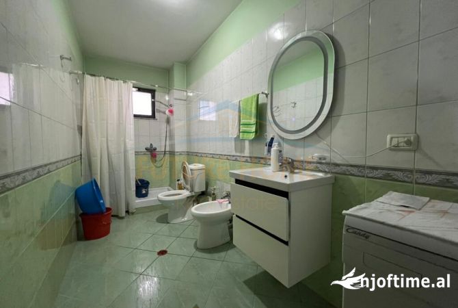 Shtepi ne shitje Apartament ne Tirane, 2+1, Mobilimi E mobiluar, Pagesa 90,000  Euro.