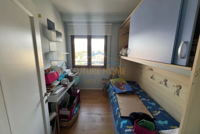 Shtepi me qera Duplex(shtepi me 2 kate) ne Tirane, 3+1, Mobilimi E mobiluar, Pagesa 800  Euro.