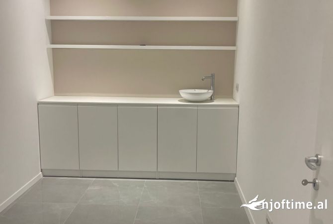 Ambient biznesi me qera 1+1 ne Tirane - 2,000 Euro