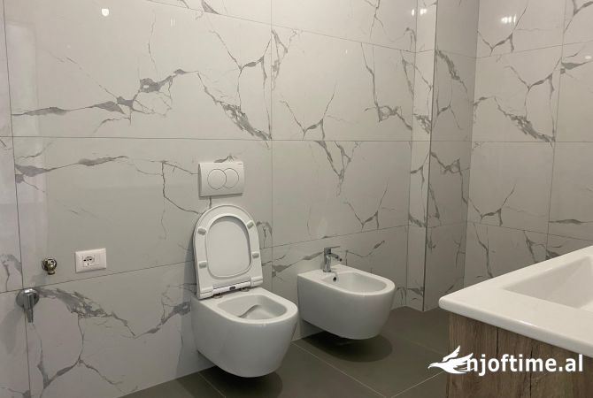 Shtepi ne shitje Apartament ne Durres, 1+1, Mobilimi Bosh, pa mobiluar, Pagesa 105,000  Euro.