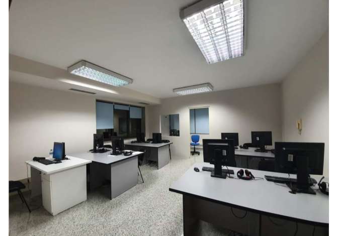 Attrezzature commerciali in vendita  a Fier - 19,000 Leke