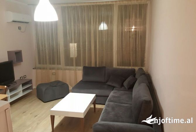 Shtepi me qera 1+1 ne Tirane - 40,000 Leke