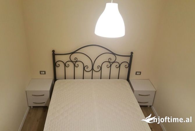 Shtepi me qera 1+1 ne Tirane - 40,000 Leke