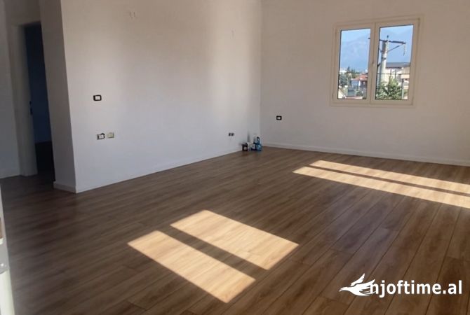 Shtepi me qera 2+1 ne Tirane - 45,000 Leke