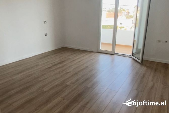 Shtepi me qera Apartament ne Tirane, 2+1, Mobilimi Bosh, pa mobiluar, Pagesa 45,000  Leke.