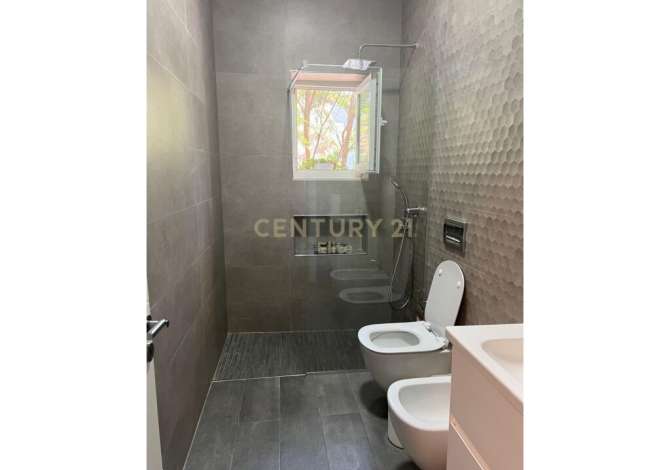 Ambient biznesi me qera 3+1 ne Tirane - 700 Euro