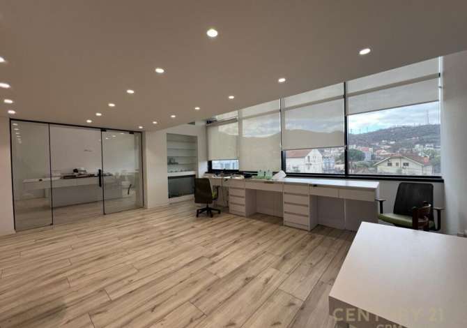 Ambient biznesi me qera 3+1 ne Tirane - 1,800 Euro