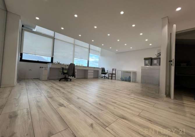 Ambient biznesi me qera 3+1 ne Tirane - 1,800 Euro